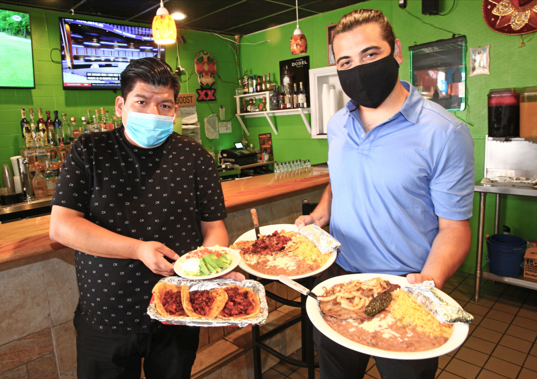 Taqueria Ranchos La Delicias (copy) owners saul and jonathan